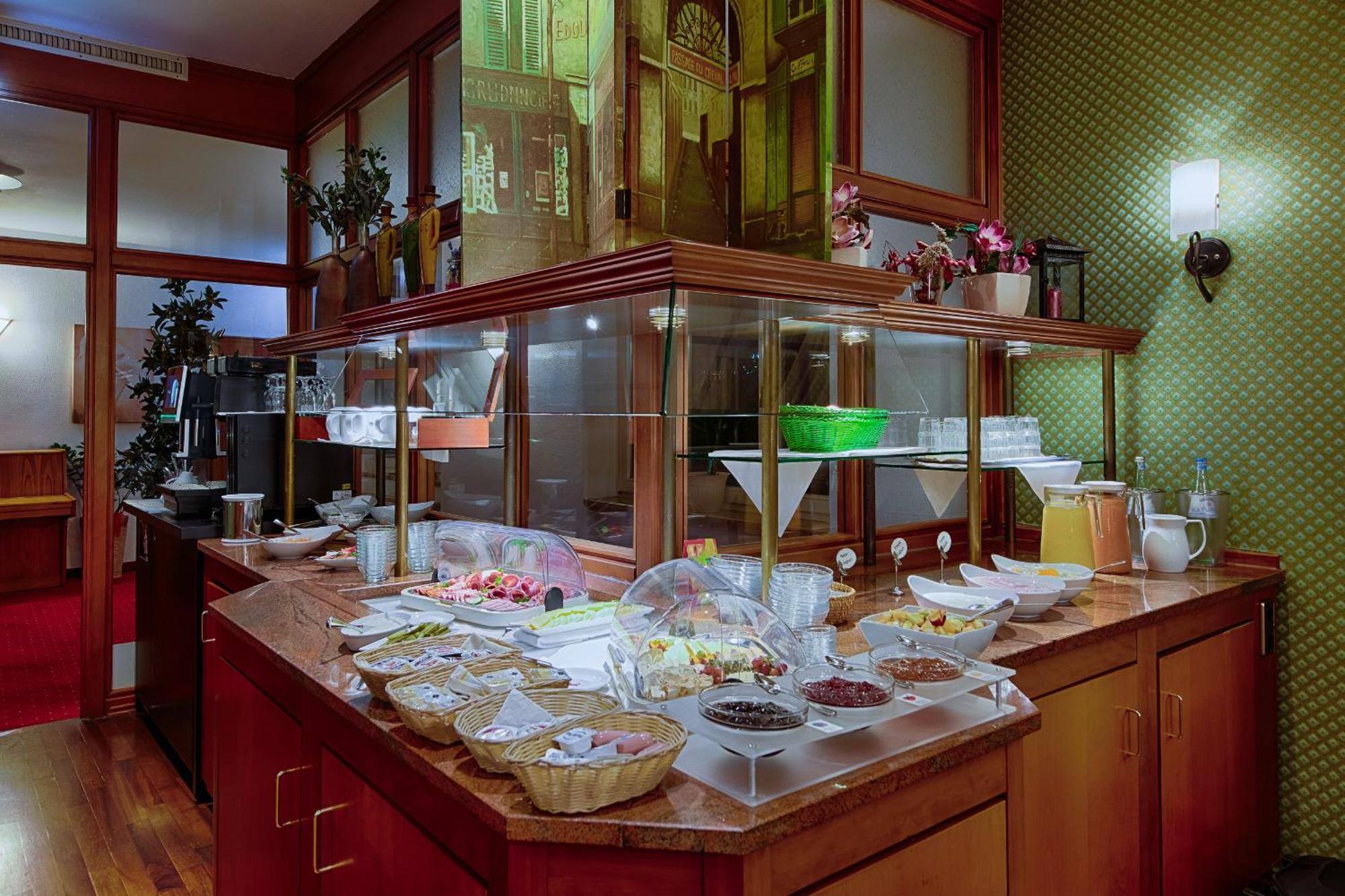 Hotel Fuersteneck แบร์นบวร์ก ภายนอก รูปภาพ