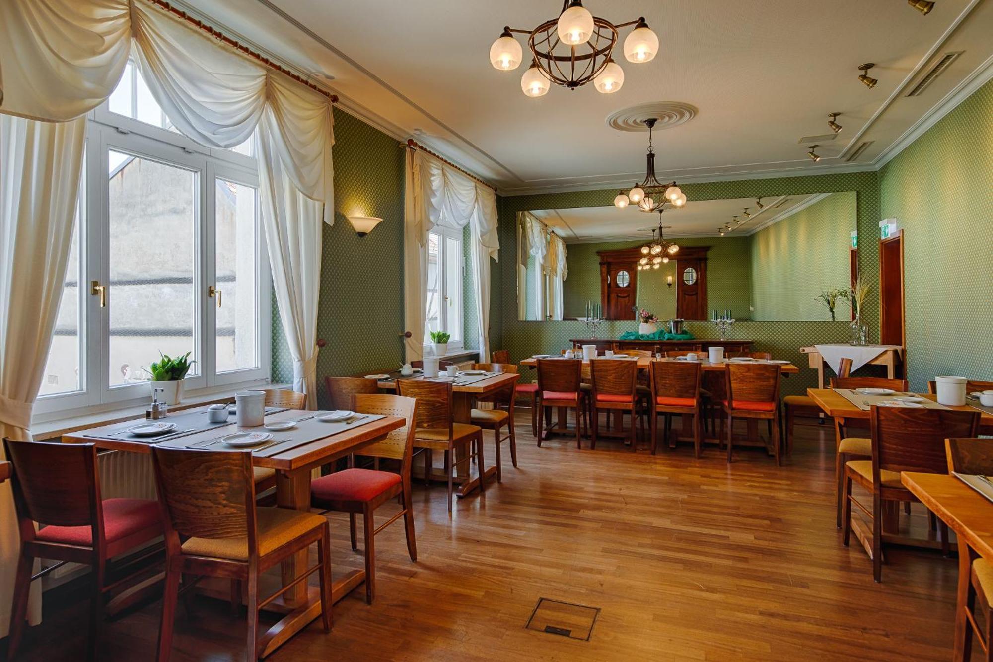 Hotel Fuersteneck แบร์นบวร์ก ภายนอก รูปภาพ