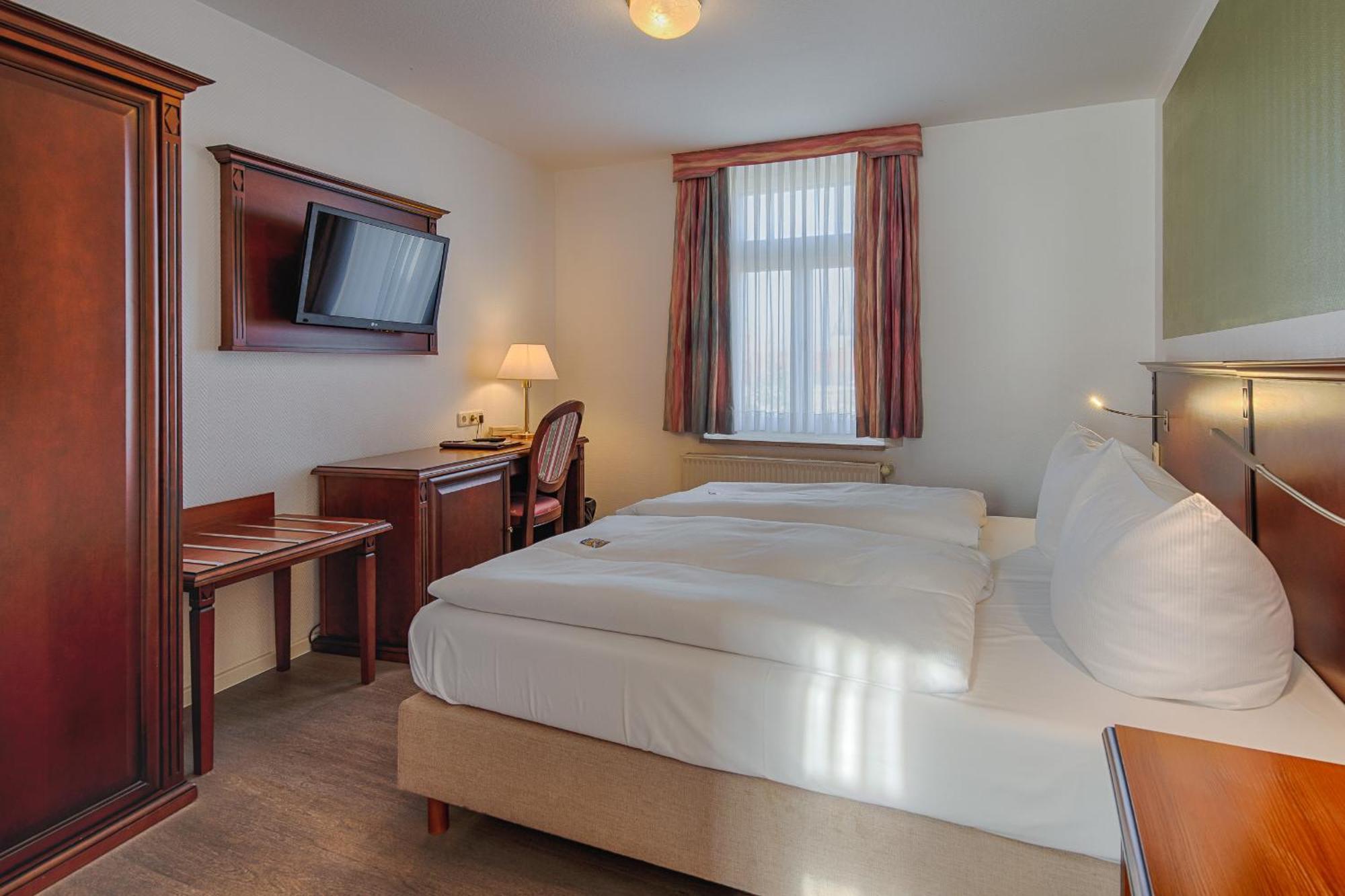 Hotel Fuersteneck แบร์นบวร์ก ภายนอก รูปภาพ