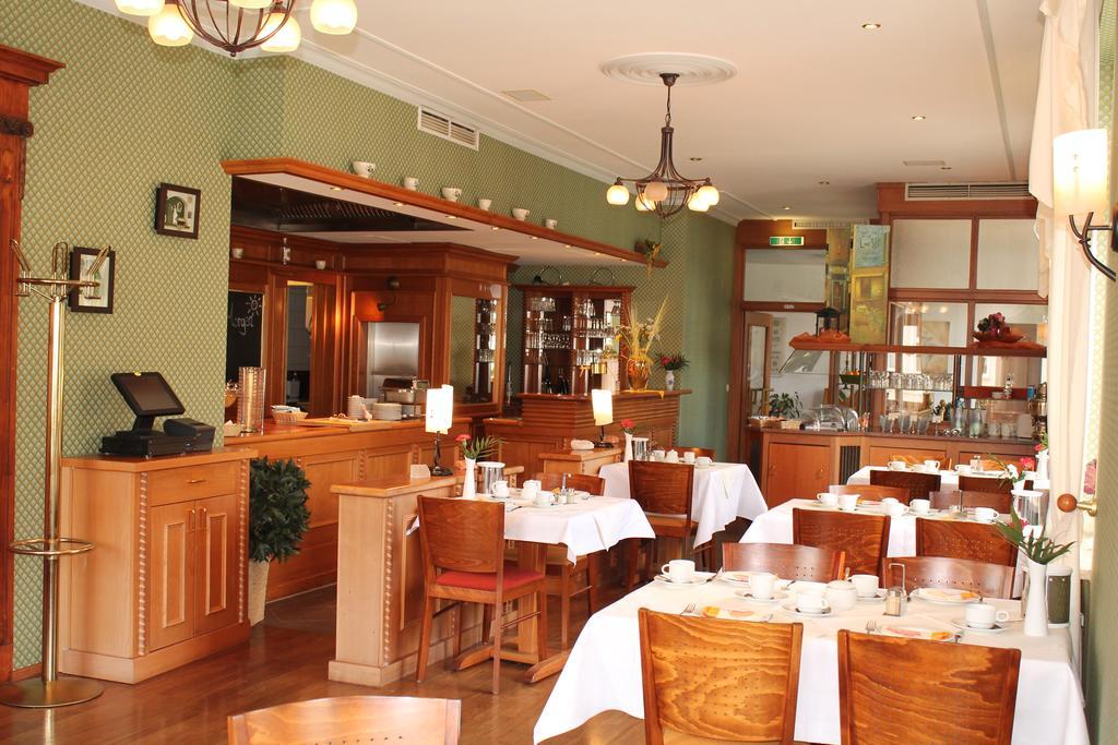 Hotel Fuersteneck แบร์นบวร์ก ภายนอก รูปภาพ